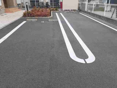 【駐車場】 | レジデンス池田 | 駐車場があるので、車を買う予定の方も安心です