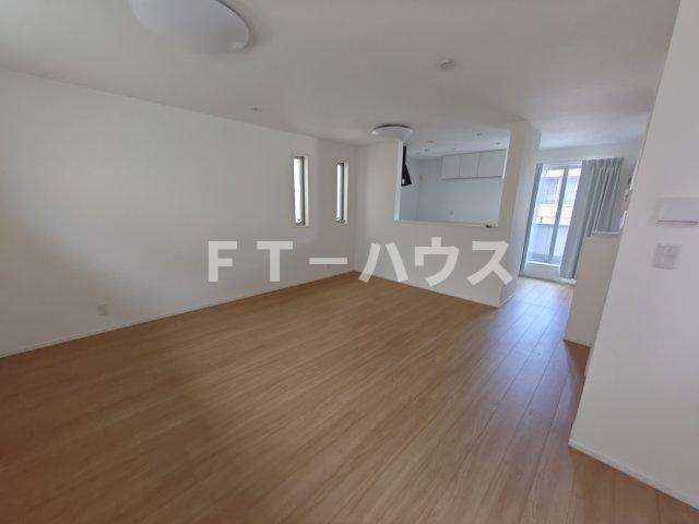 西船橋戸建ての居間・リビング