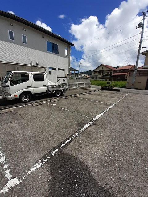 コモドハイツＢの駐車場|駐車場