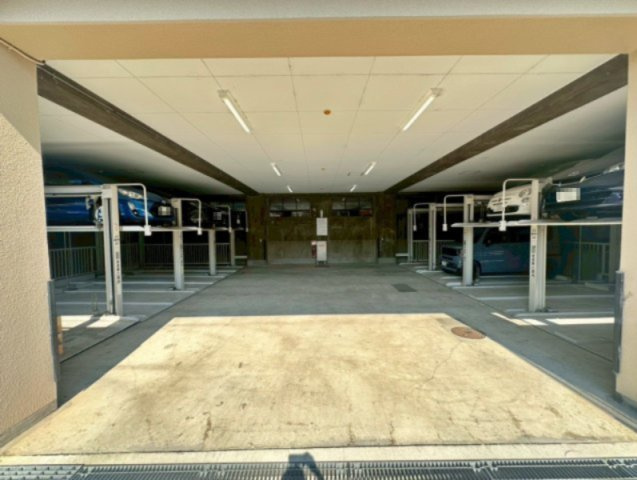 ヒューマンズパーク守口の駐車場