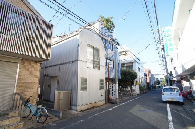 NESTの外観
