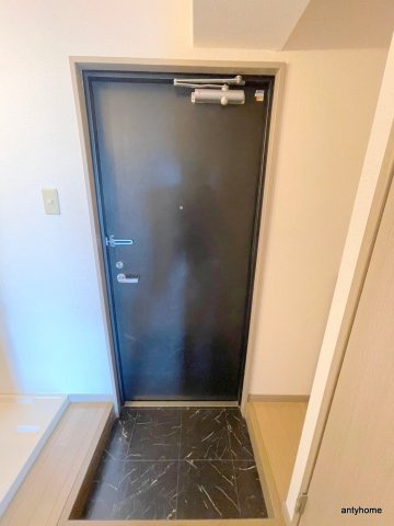 イーズ千里山　仲介手数料無料の玄関