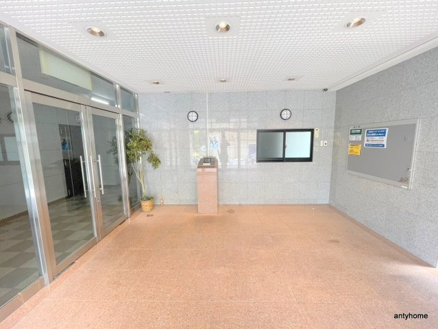 イーズ千里山　仲介手数料無料のエントランス