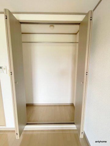 イーズ千里山　仲介手数料無料の収納