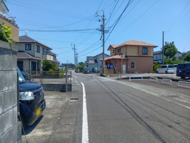 【前面道路含む現地写真】の画像