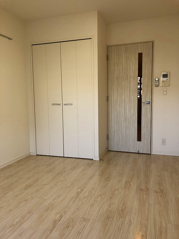 川崎市多摩区三田１丁目の賃貸マンションの居間・リビング