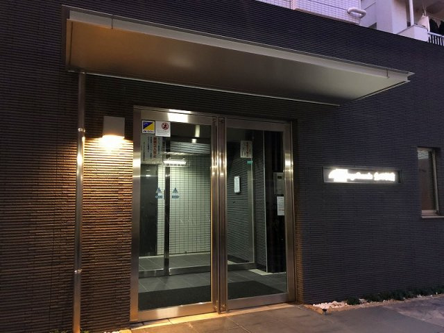 川崎市多摩区三田１丁目の賃貸マンションのエントランス
