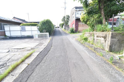 【前面道路含む現地写真】 | 鹿屋市西原1丁目　売地(全2筆) | 東側