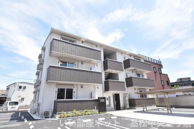 【外観】 | ライジング サン | 建物外観