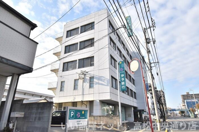 【周辺】 | ライジング サン | 伊予銀行丸亀支店