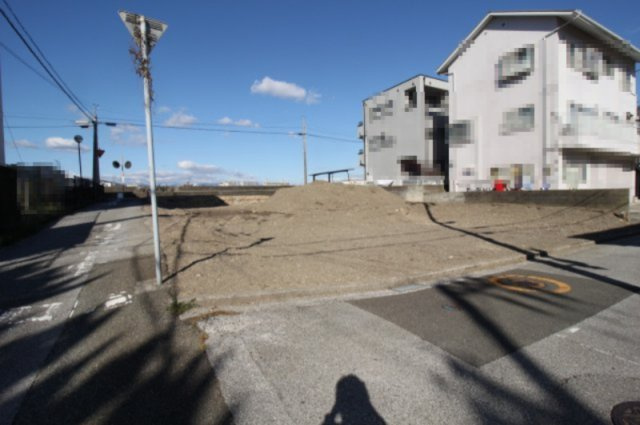高知市新田町　新築戸建　②　（全3区画）の外観|②　土地面積　123.29㎡（約37.29坪）　建物面積　103.02㎡（約31.16坪）