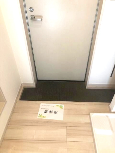 墨田区墨田５丁目のアパートの玄関
