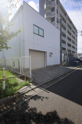 寿町事務所・倉庫の駐車場