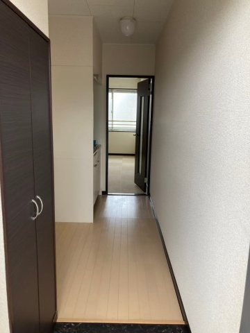 レオネクストノワールⅡの玄関|ゆったりとした玄関です
