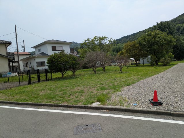 川奈　日当たり良好な平坦地　1,880万円の外観|西側より