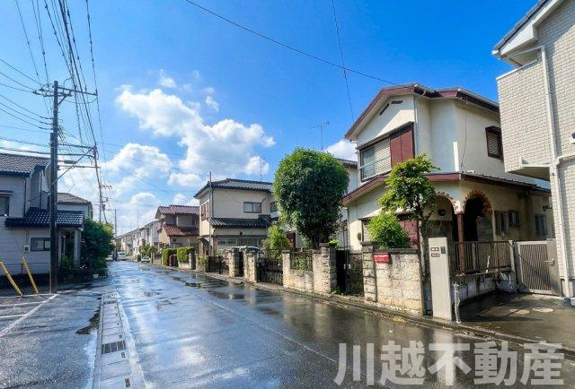 駅徒歩15分、閑静な住宅街の整形敷地の前面道路含む現地写真|前面道路含む現地写真です