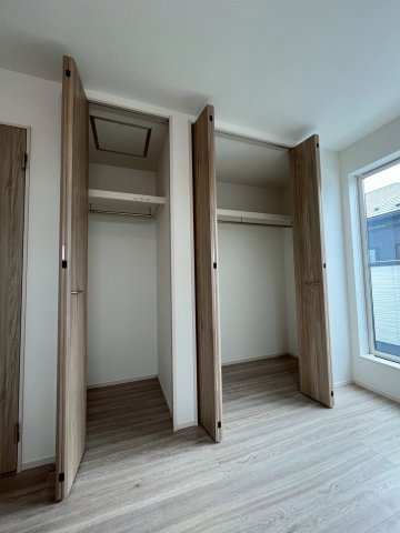 【仲介手数料無料】富士見市第1羽沢―新築分譲住宅―全4棟販売2棟の収納|広さだけでなく、使いやすさまで計算。丈の長いコートなどもすっきり収納可能ですね