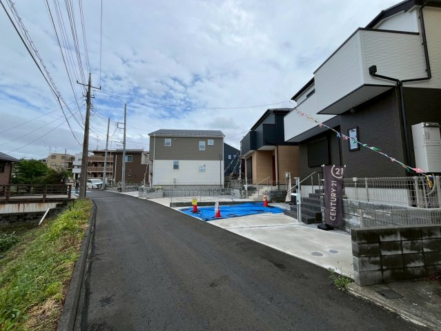 【仲介手数料無料】富士見市第1羽沢―新築分譲住宅―全4棟販売2棟の前面道路含む現地写真|機能、品質、安全性など、建築・環境に求められる基本的な要件はもちろん、暮らしへの提案をも含んだ全体的な質の高さを感じて頂ける筈です。是非一度、現地をご覧になってみてください。
