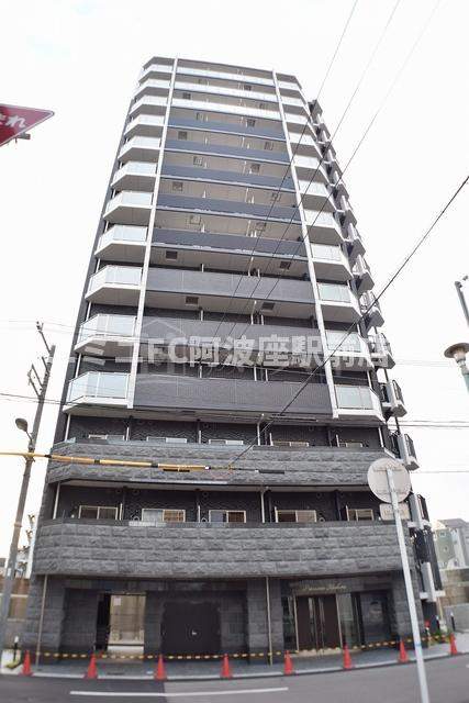 プレサンス北堀江の外観