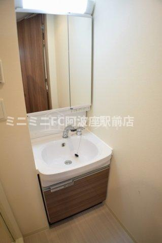 プレサンス北堀江の洗面所