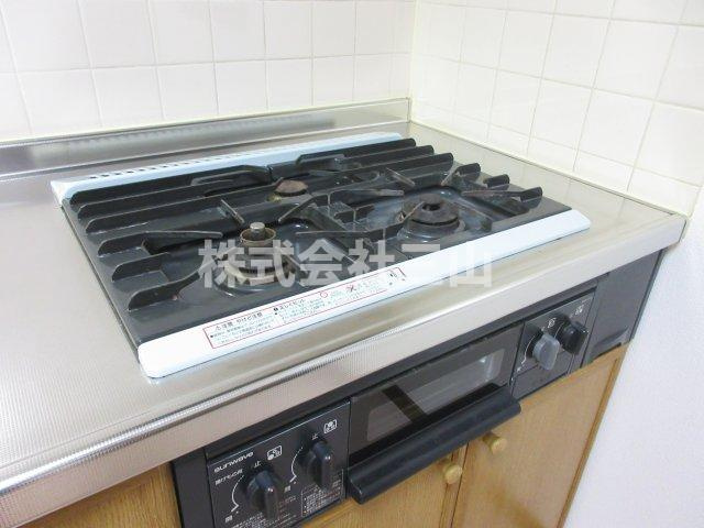 フェニックスカネヨ平和台のキッチン
