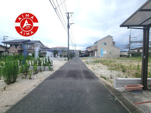 筑紫野市桜台2丁目第5-2棟（1号棟）の外観|前面道路含む現地の写真です。