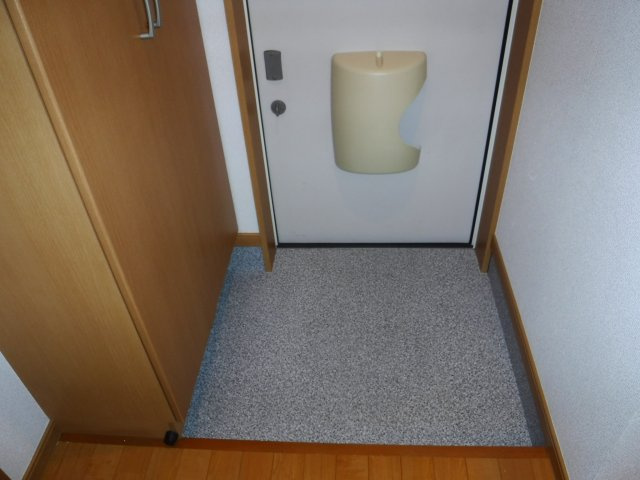 ソレーユハイムの玄関|他のお部屋の参考写真となります。