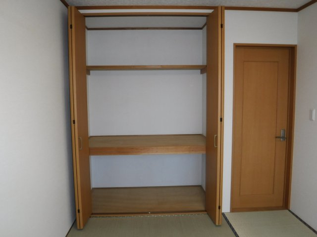 ソレーユハイムの収納|他のお部屋の参考写真となります。