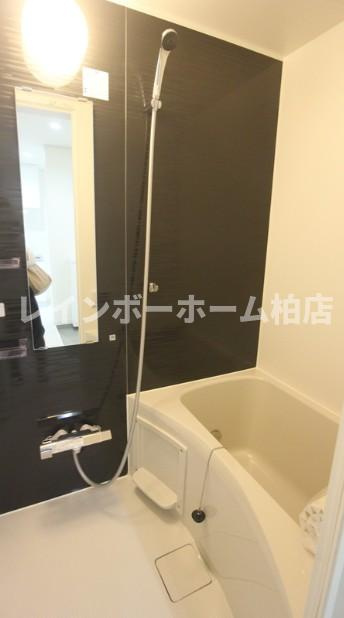 特典：仲介手数料が無料です!!の浴室|追い焚き機能があります