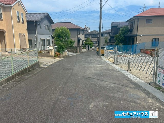 【同施工物件ご案内可能】愛知郡東郷町三ツ池　全2棟の前面道路含む現地写真|事前予約にて現地ご見学いただけます！お気軽にお問い合わせください♪
■株式会社　セキュアハウス■
住宅ローンに強く、知識、経験豊富なスタッフ在籍
お客様に寄り添い、ご成約後もサポート致します。　　　　