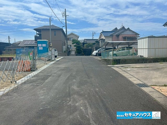 【同施工物件ご案内可能】愛知郡東郷町三ツ池　全2棟の前面道路含む現地写真|事前予約にて現地ご見学いただけます！お気軽にお問い合わせください♪
■株式会社　セキュアハウス■
住宅ローンに強く、知識、経験豊富なスタッフ在籍
お客様に寄り添い、ご成約後もサポート致します。　　　　