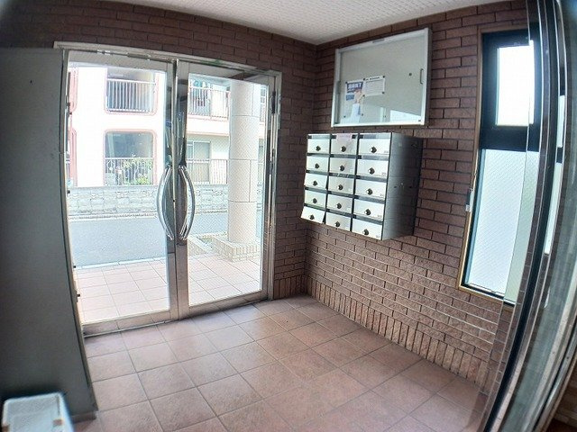 グランヴィクトワールのエントランス|毎日通るエントランスはこのようになっています