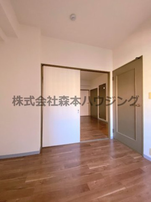 【洋室】 | 　グランドヴィラ香里 | 使いやすい洋室です