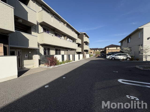 サニーヒルズ泉大津A棟の駐車場