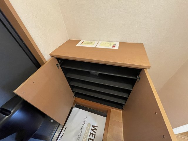 ノーブル富里の玄関