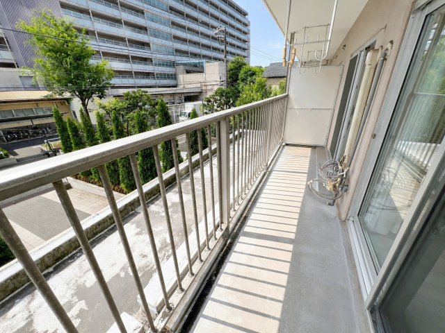 宇喜田カメリアのバルコニー|心地よい風と陽射しに包まれ、暮らしにゆとりをもたらします。