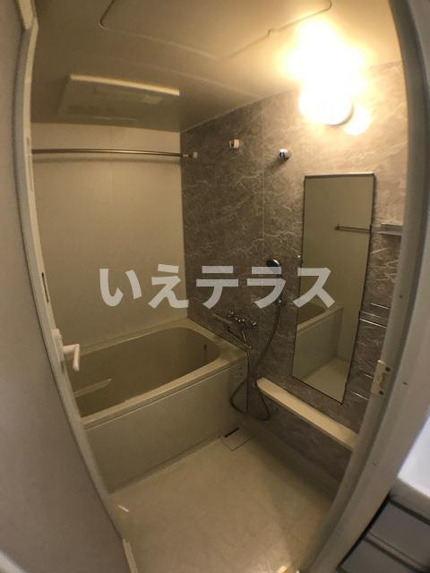 ボンニー元町の浴室
