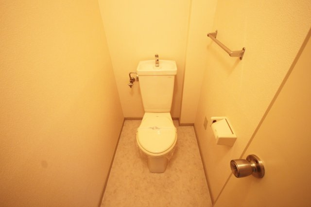 メゾンマリーゴールドのトイレ|ゆったりとした空間のトイレです