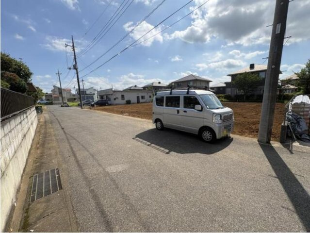 【前面道路含む現地写真】 | 龍ケ崎市城ノ内4丁目3番　売地　A区画