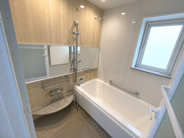 寝屋川市国松町の中古一戸建の浴室