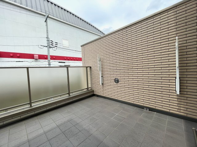 寝屋川市国松町の中古一戸建のバルコニー