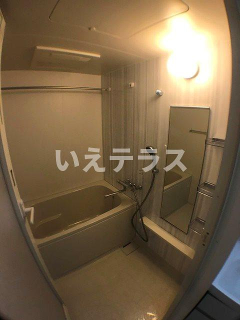 ボンニー元町の浴室