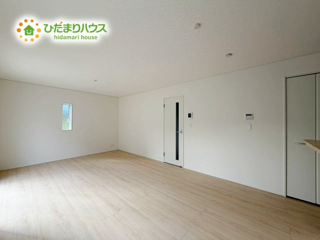いわき市好間町上好間第5　新築戸建　3号棟の居間・リビング|複層ガラスの遮熱効果と断熱効果で、一年中快適に過ごせます (#^.^#)
