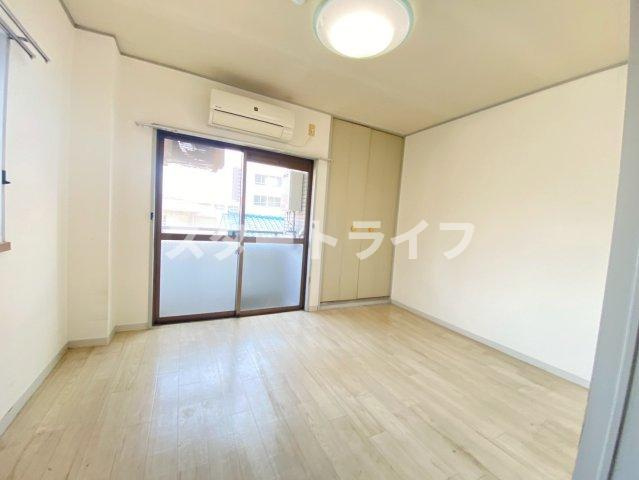 大阪市東淀川区東淡路３丁目の賃貸マンションの居間・リビング