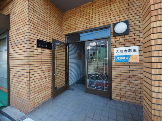 第3タナックマンションのエントランス