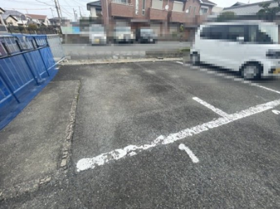 インタービレッジ網干駅前の駐車場