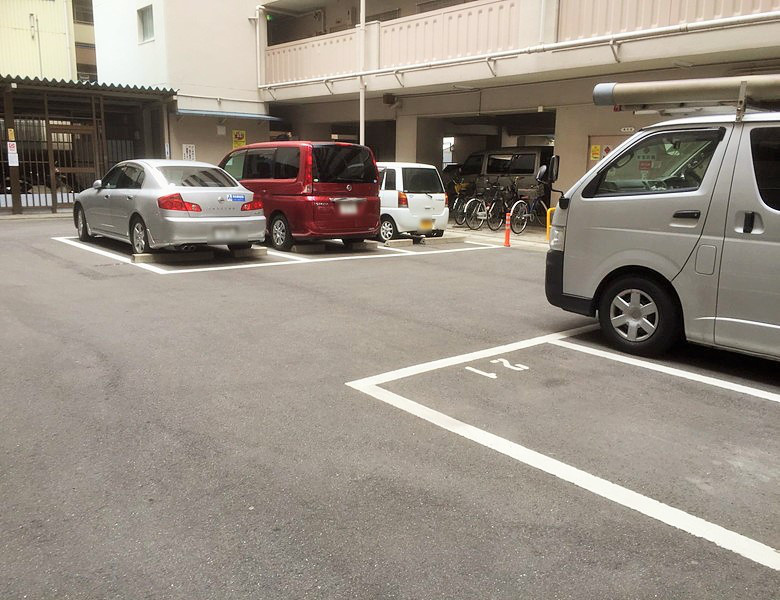 【駐車場】