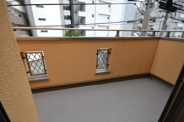 堺市堺区中安井町三丁　中古戸建のバルコニー