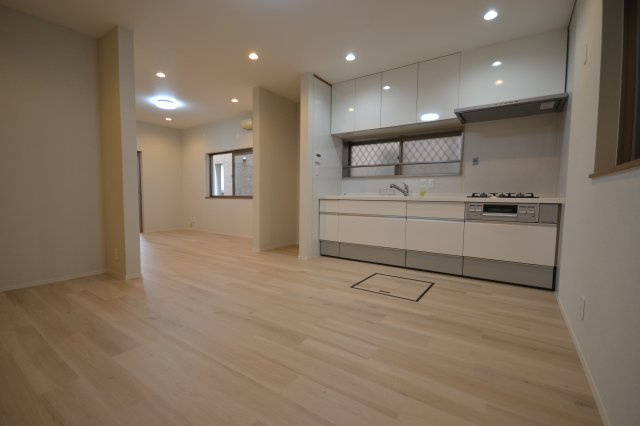堺市堺区中安井町三丁　中古戸建の居間・リビング