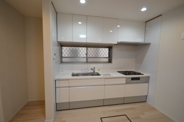 堺市堺区中安井町三丁　中古戸建のキッチン